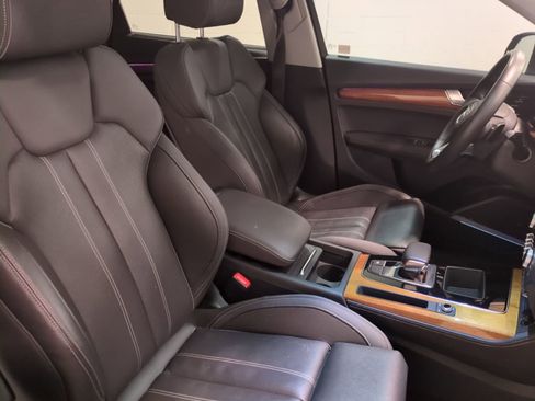 Used 2021 Audi Q5 Prestige w/ Prestige Package image 10