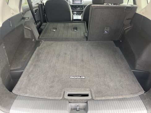 Used 2023 Nissan Rogue SV image 24