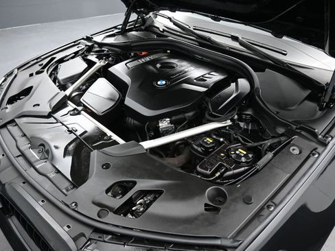 Used 2019 BMW 530i xDrive w/ Convenience Package image 52