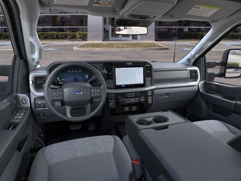 New 2026 Ford F250 XLT w/ XLT Premium Package AWD/4WD image 9