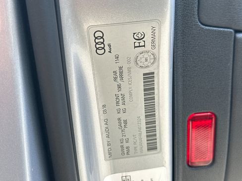 Used 2018 Audi A4 Sedan AWD/4WD image 37