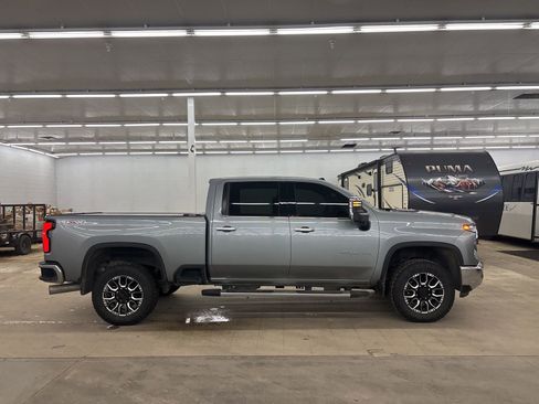 Used 2024 Chevrolet Silverado 2500 LTZ w/ LTZ Convenience Package image 4