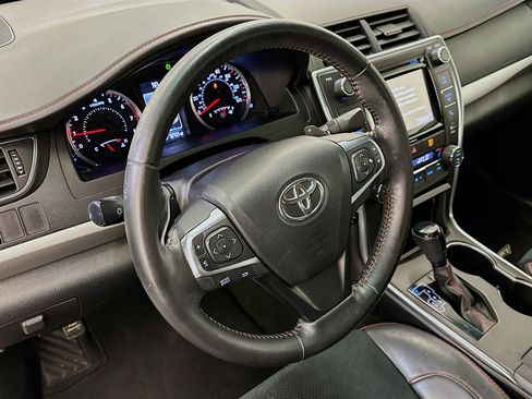 Used 2016 Toyota Camry XSE image 18