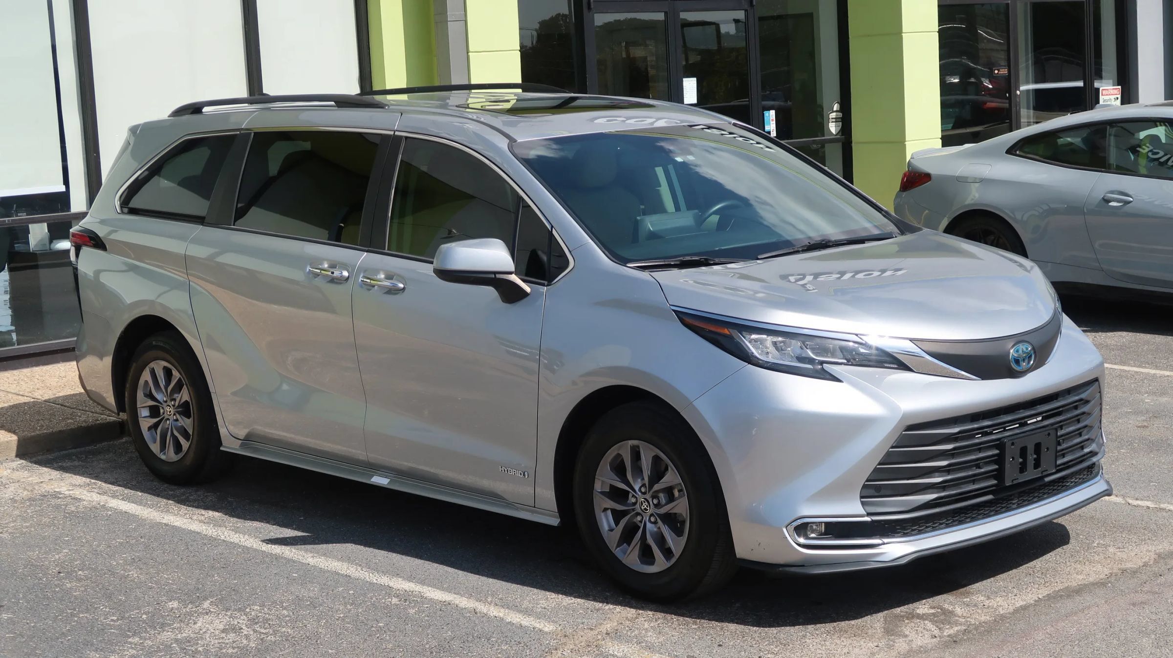 Used 2021 Toyota Sienna XLE FWD image 5