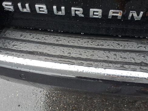 Used 2019 Chevrolet Suburban Premier image 11