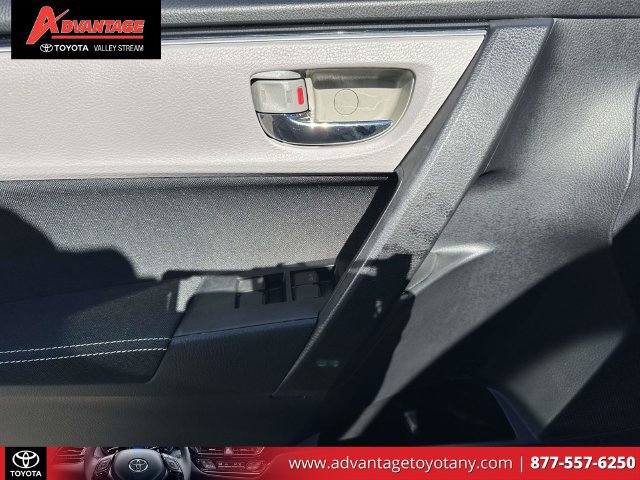 Used 2018 Toyota Corolla LE FWD image 19