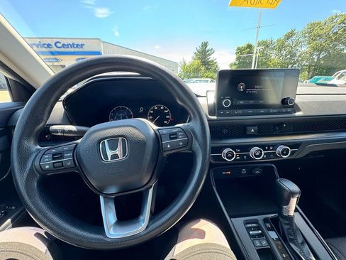Used 2024 Honda CR-V LX image 11