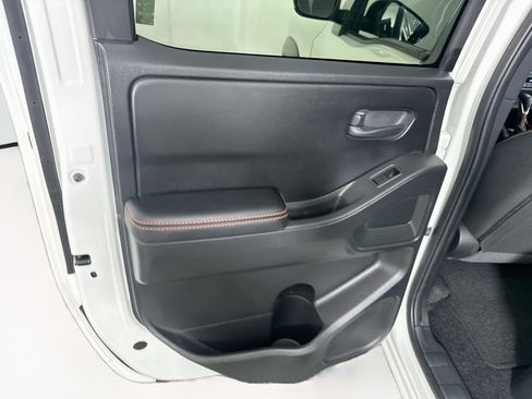 Used 2026 Nissan Frontier PRO-4X AWD/4WD image 25