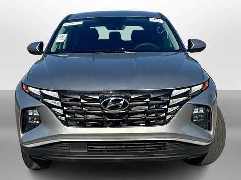 Used 2023 Hyundai Tucson SE image 3
