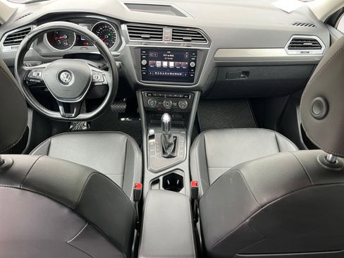 Used 2018 Volkswagen Tiguan SE FWD image 11