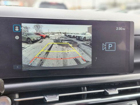 Certified 2025 Hyundai Tucson SE image 20