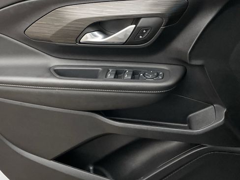 Used 2024 GMC Terrain SLE image 20