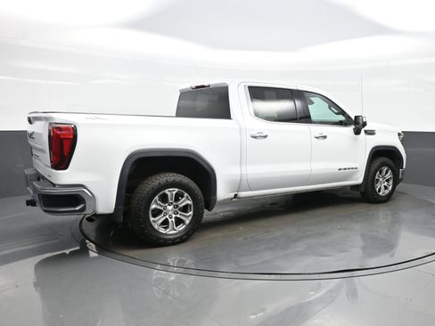 Used 2024 GMC Sierra 1500 SLT AWD/4WD image 8