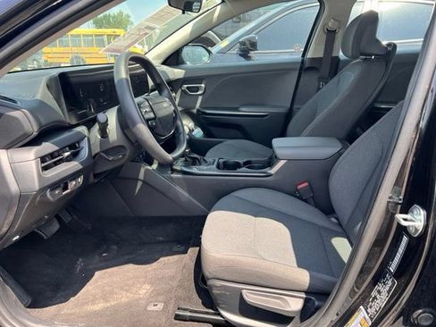 Used 2025 Kia K4 FWD image 8
