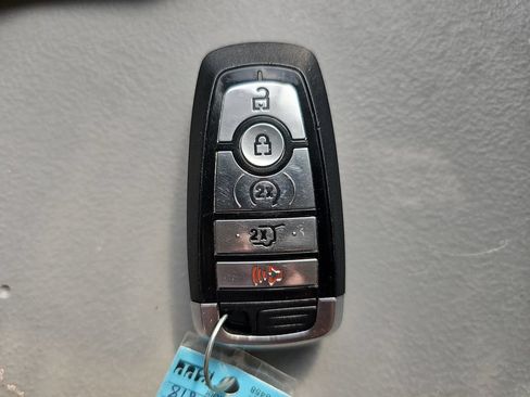 Used 2021 Ford Explorer XLT w/ Equipment Group 202A AWD/4WD image 35