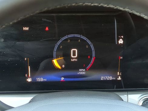 Used 2025 Chevrolet Trax LT w/ LT Convenience Package image 26