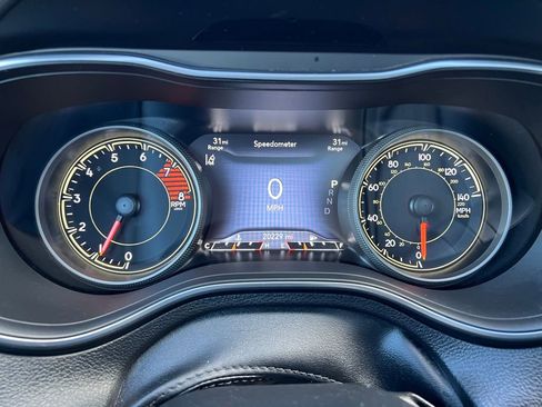 Used 2022 Jeep Cherokee Limited image 32