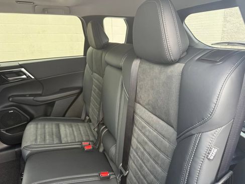 New 2026 Mitsubishi Outlander AWD image 25