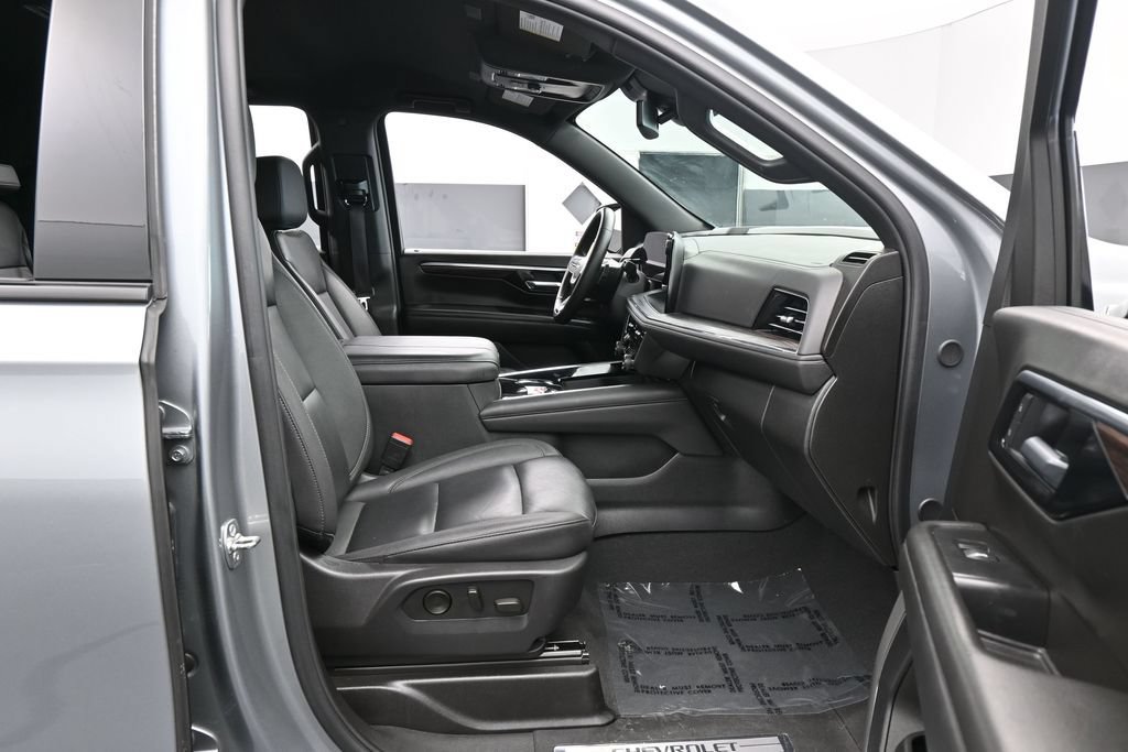 Used 2025 Chevrolet Tahoe Z71 AWD/4WD image 48