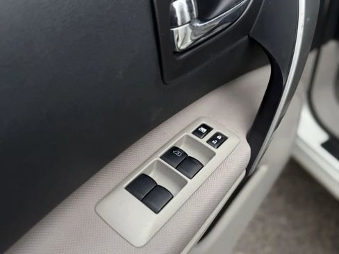 Used 2009 Nissan Rogue SL w/ Moonroof Pkg FWD image 22
