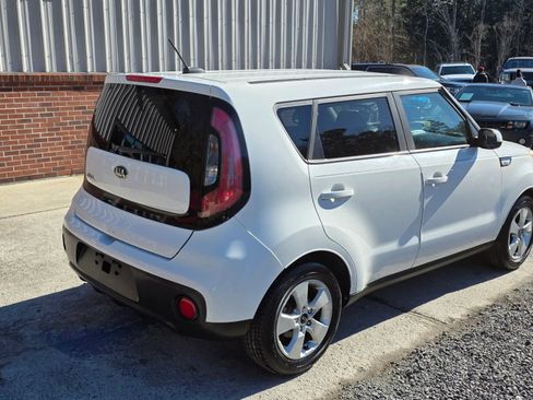Used 2018 Kia Soul FWD image 6