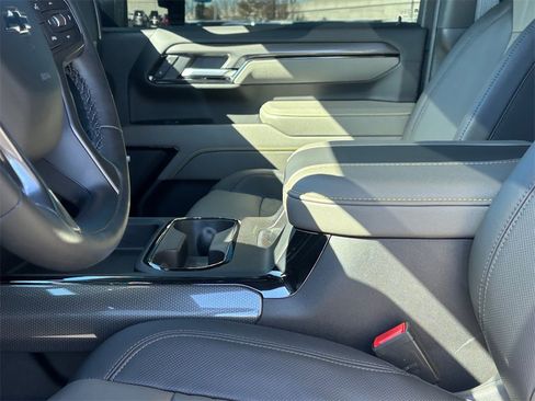 Certified 2025 Chevrolet Silverado 2500 ZR2 w/ Technology Package image 11