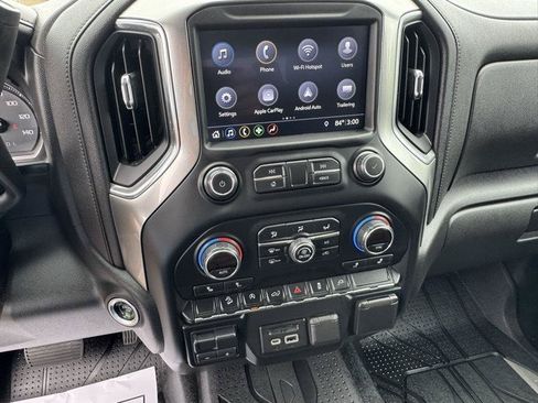 Used 2019 Chevrolet Silverado 1500 LTZ AWD/4WD image 18