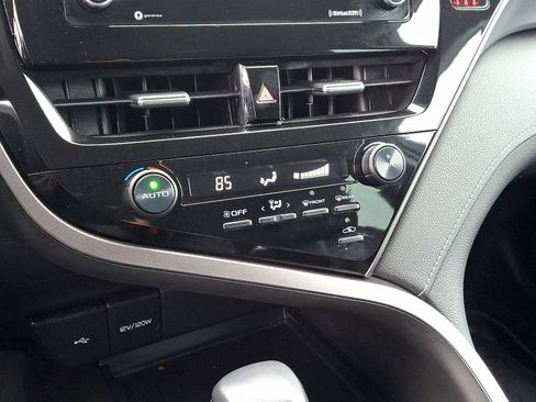 Certified 2021 Toyota Camry SE w/ Blackout Package (TMS) image 16