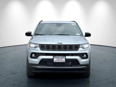 New 2026 Jeep Compass Latitude image 9