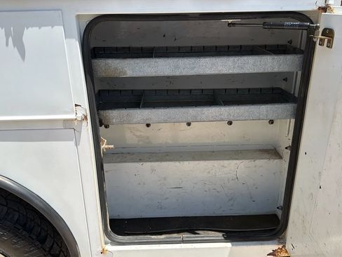Used 2018 RAM 3500 Tradesman w/ Chrome Appearance Group AWD/4WD image 17