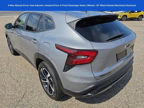 Used 2024 Chevrolet Trax RS FWD image 5