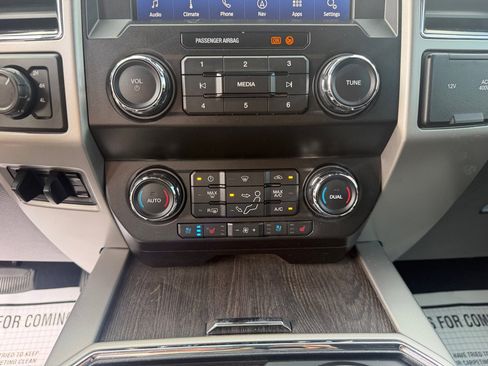Used 2021 Ford F250 Lariat w/ Lariat Value Package AWD/4WD image 24