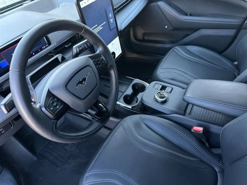 Used 2021 Ford Mustang Mach-E Premium image 10