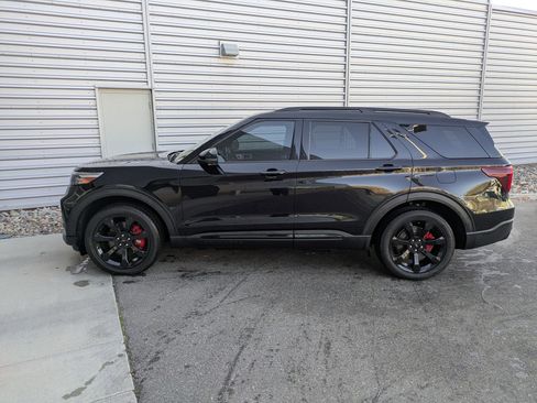 Used 2023 Ford Explorer ST w/ Equipment Group 401A image 2