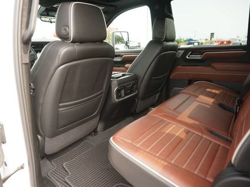 Used 2025 GMC Sierra 2500 Denali Ultimate AWD/4WD image 12