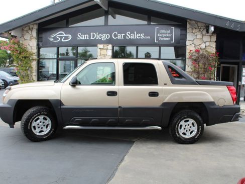 Used 2006 Chevrolet Avalanche LS w/ Preferred Equipment Group RWD image 2