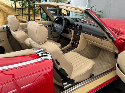 Used 1989 Mercedes-Benz 560 SL image 19