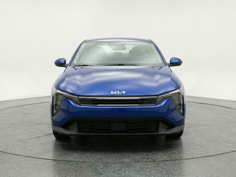 Used 2025 Kia K4 LXS image 2
