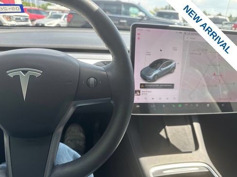 Used 2022 Tesla Model Y Long Range AWD/4WD image 21