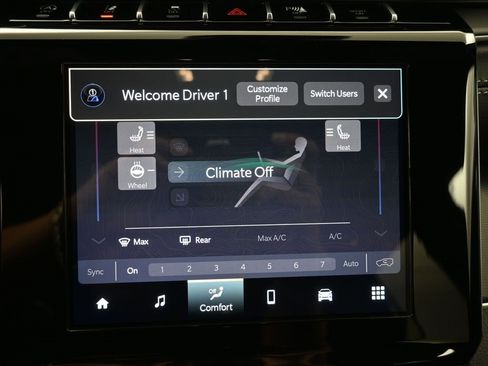 New 2025 Jeep Grand Cherokee Altitude image 3