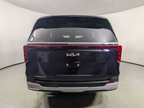 New 2026 Kia Carnival EX FWD image 6