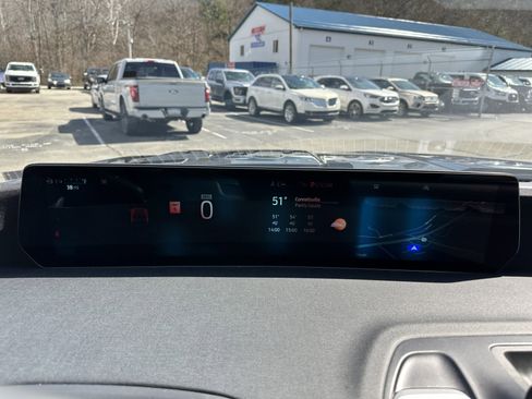Used 2025 Ford Expedition Active RWD image 16