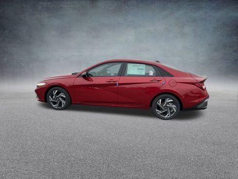 Used 2025 Hyundai Elantra Sport image 15