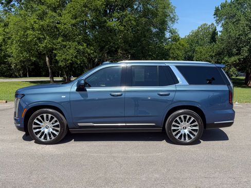 Used 2026 Cadillac Escalade Platinum Luxury RWD image 7