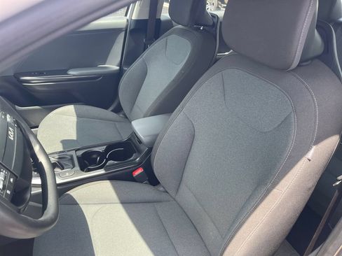 Used 2025 Kia K4 FWD image 13