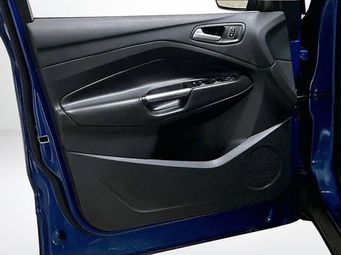 Used 2018 Ford Escape SE w/ SE Sport Appearance Package image 19