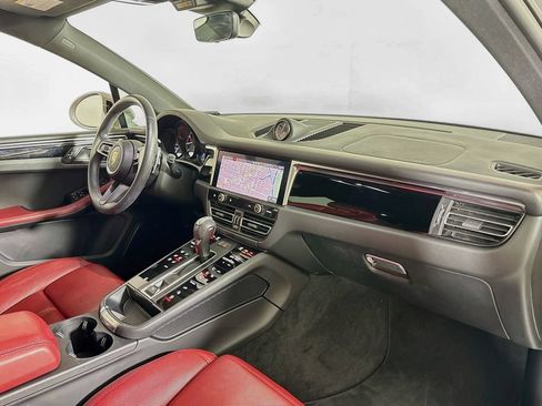 Certified 2024 Porsche Macan AWD/4WD image 11