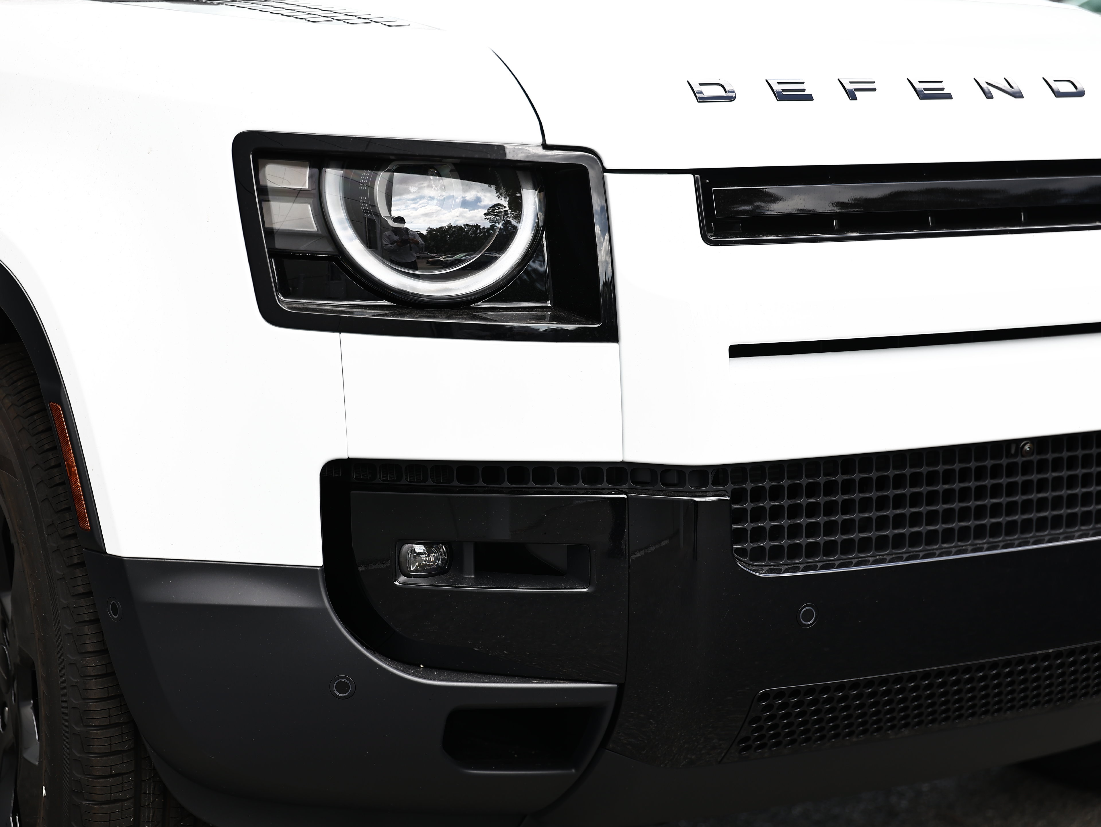 New 2026 Land Rover Defender 110 S AWD/4WD image 15