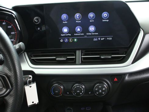 Used 2024 Chevrolet Trax RS w/ Driver Confidence Package image 19