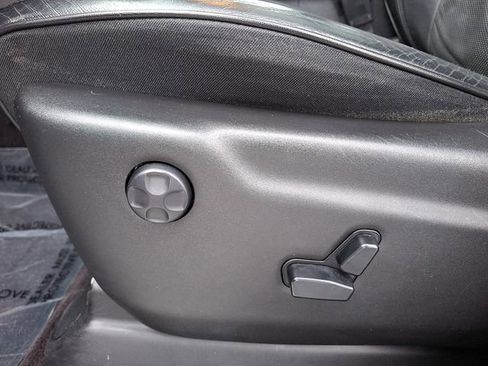 Used 2018 Jeep Grand Cherokee Overland image 16